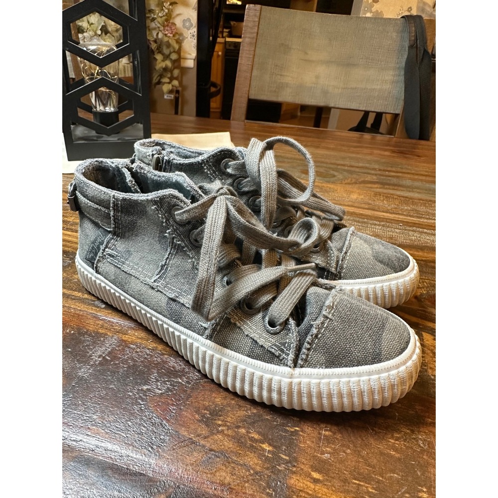 Blowfish Malibu Grey Camo Distressed High Top Sneakers Side Zip Woman Size 6.5